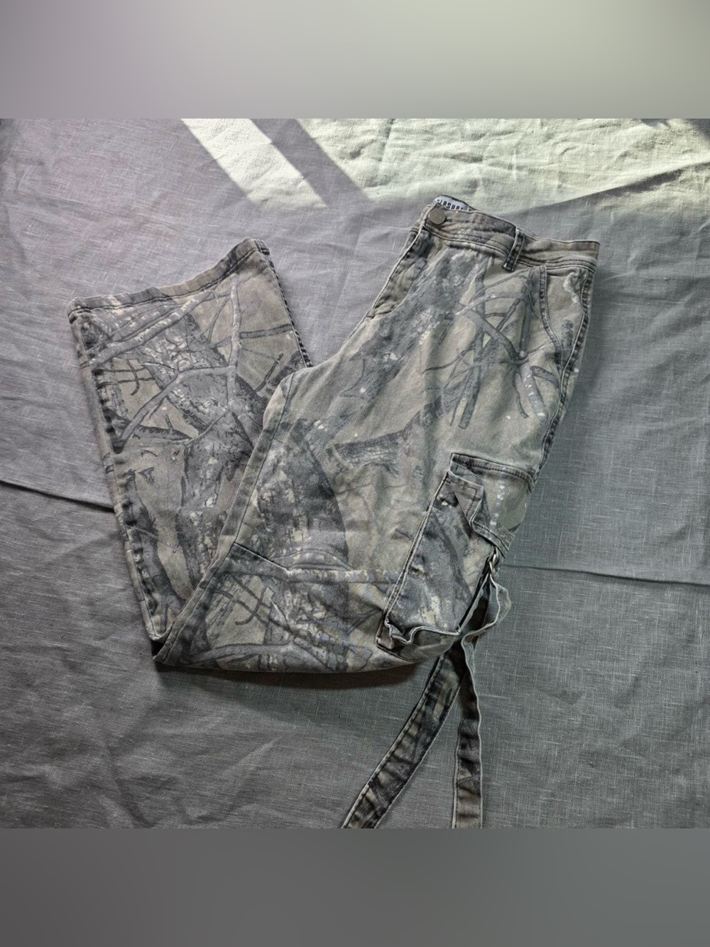 Disclosure RealTree Camo Cargo Pants Size 15/32 Grey Tree Camouflage Straps Y2K